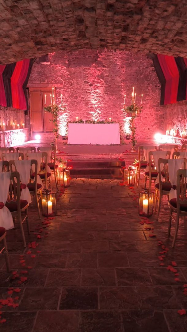 Gothic Wedding Theme Ideas for Your 24-Detail Celebration - LetterLily ...